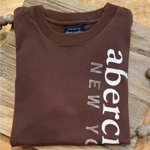 Abercrombie and Fitch Boy’s Small 100% Cotton Brown Graphic Short Sleeve T-Shirt